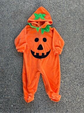 KRU Supplies Baby Pumpkin Hooded Velour Sleeper Costume 6-9 Months